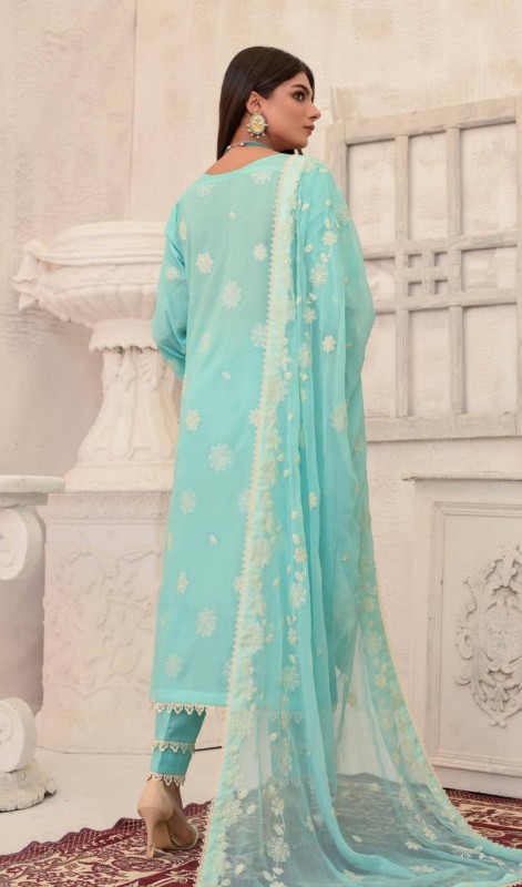 Pakistani brand Zainab Fazlani