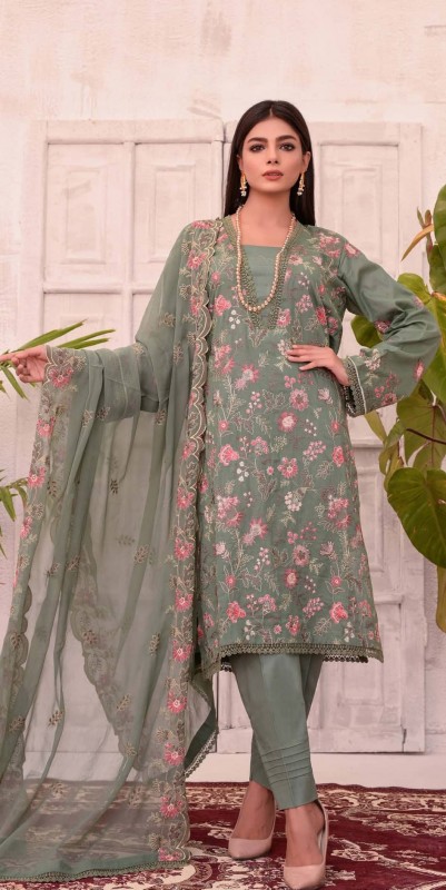 Pakistani brand Zainab Fazlani