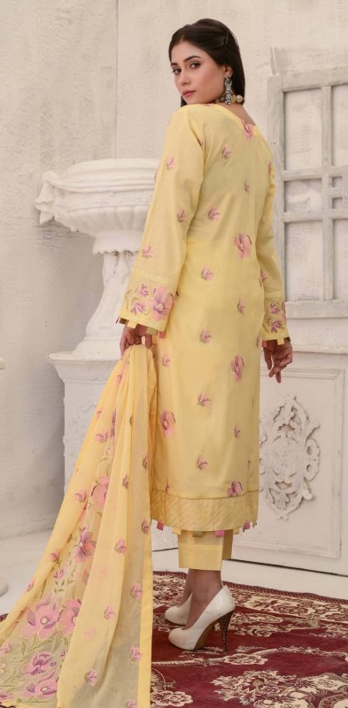 Pakistani brand Zainab Fazlani